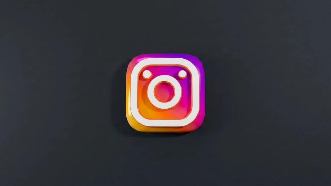 How to Add and Use Saved Replies on Instagram
